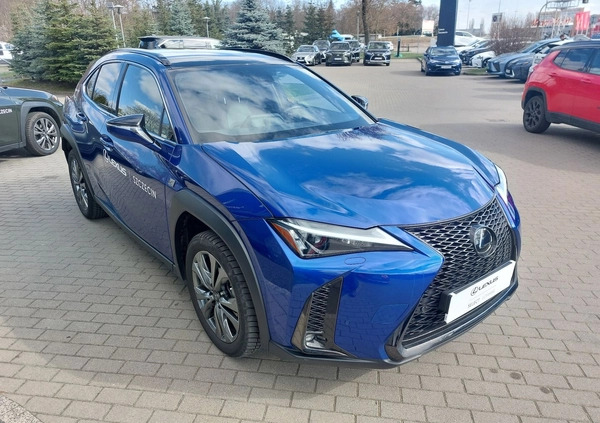 Lexus UX cena 172900 przebieg: 20000, rok produkcji 2022 z Szczecin małe 596